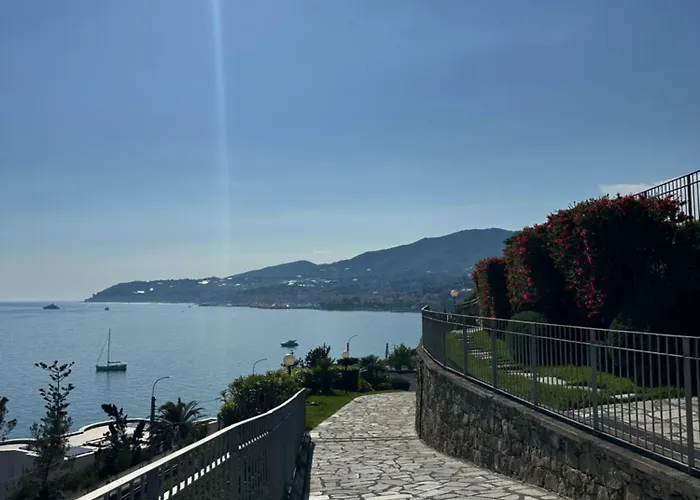 Villa Mare E Relax - Il Villino E La Ai Tre Ponti Sanremo